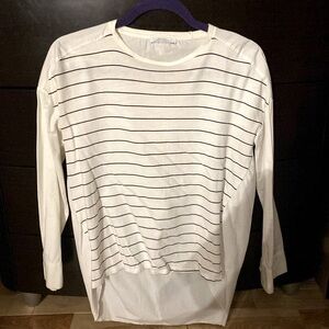 Zara trafaluc long sleeve blouse
size: Small